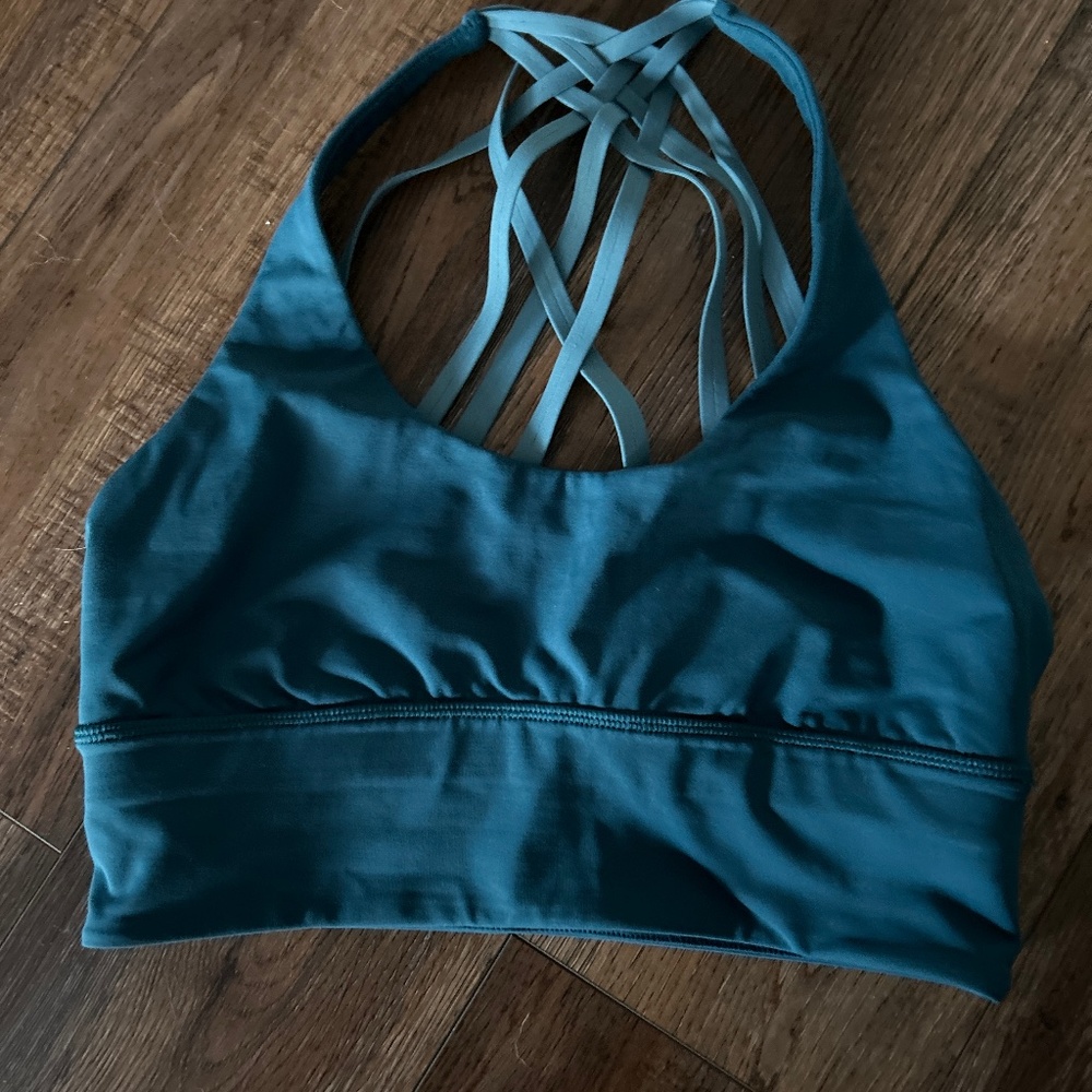 Lululemon sports bra size 6